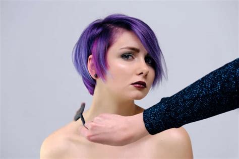 bisexual haircut|The Bisexual Bob: A Bold Haircut for a。